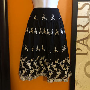 Romy black/ivory lace skirt